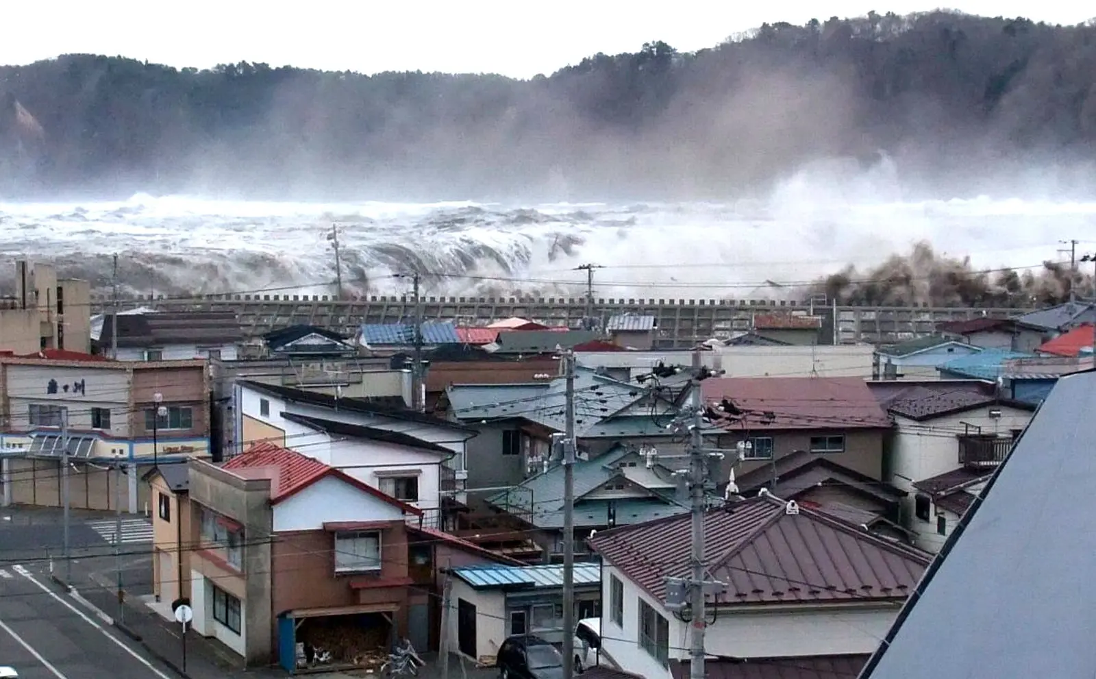 東日本大震災で東北を襲った津波